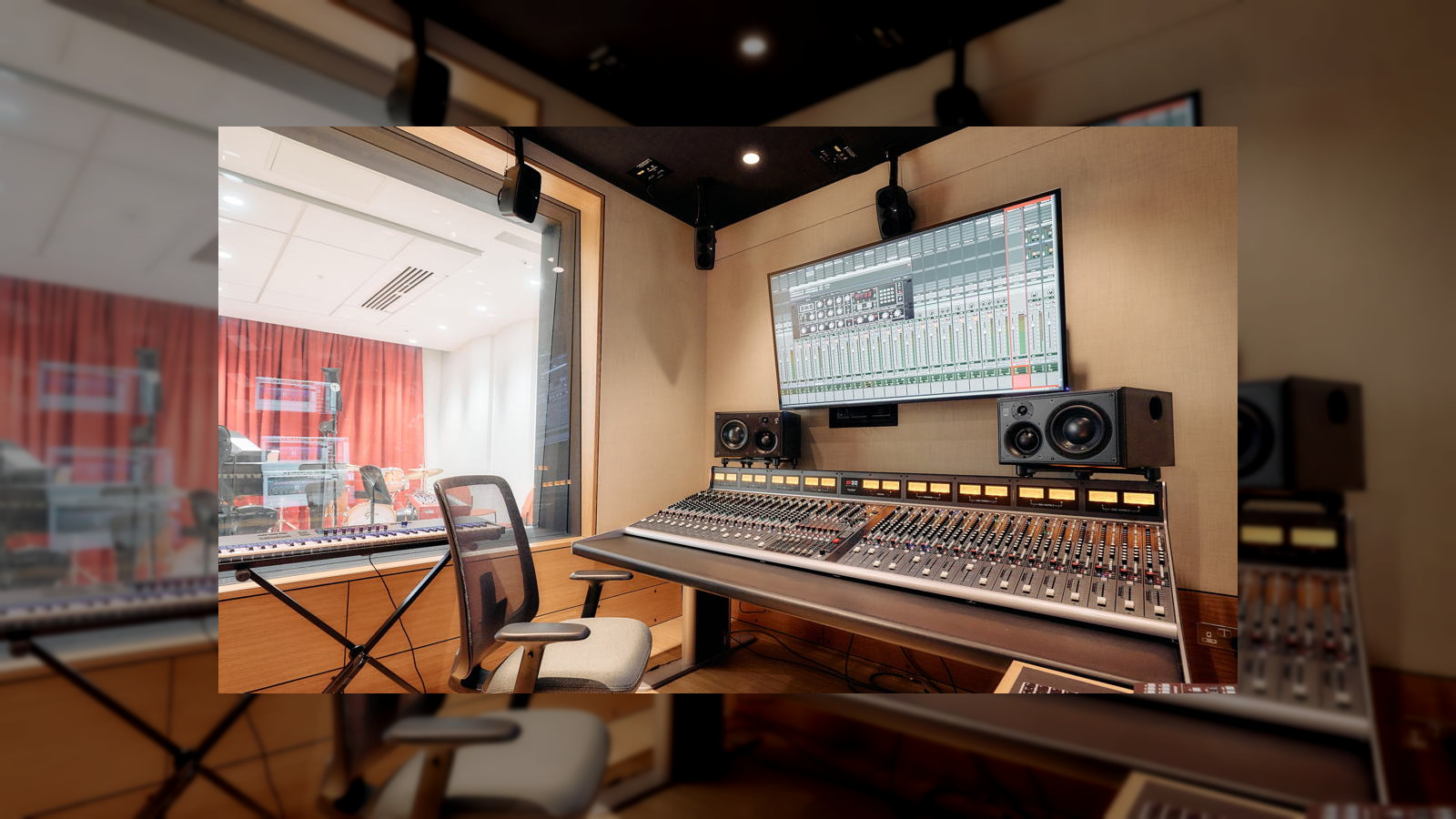 University of Oxford Installs Harrison 32Classic Console
